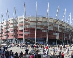 Газон Национального стадиона в Варшаве должен оказаться на высоте